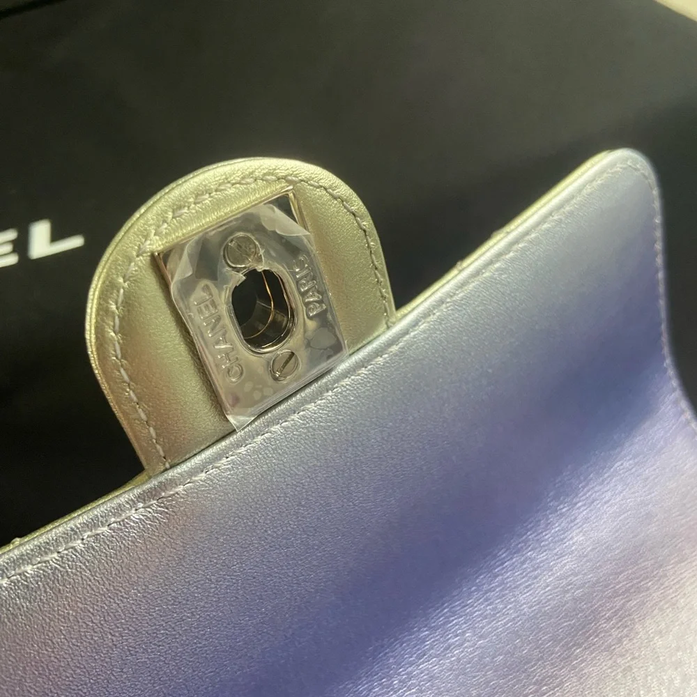 🔥🔥Chanel Iridescent Metallic Clutch - Picture 15 of 15
